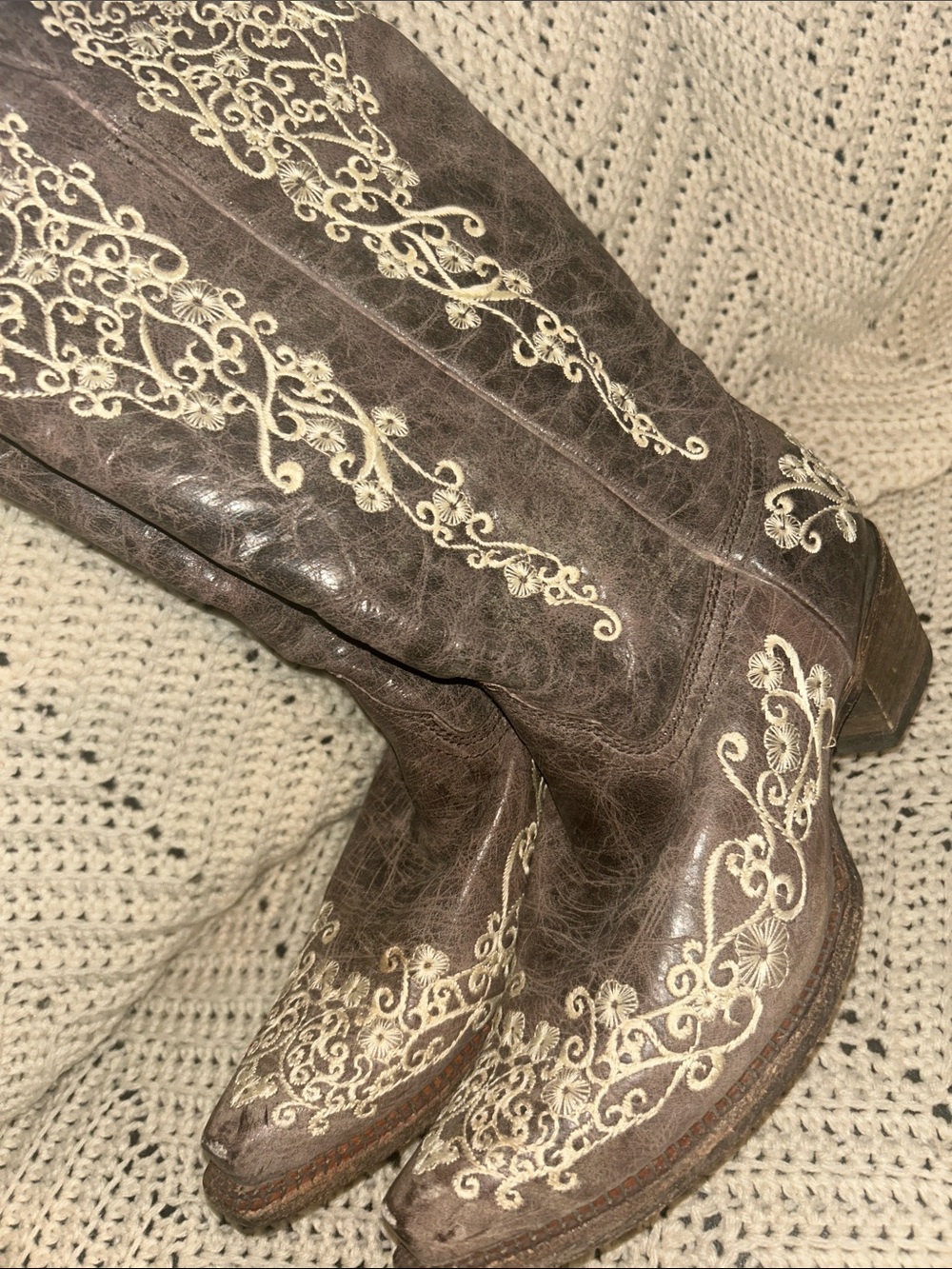 Corral Brown Embroidered Western Heeled Boots - Picture 9 of 13